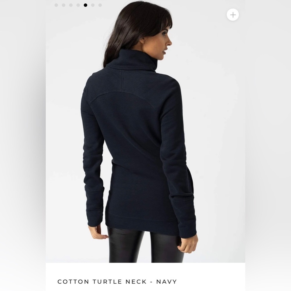 Saint and Sofia thick turtleneck sweatshirt in black